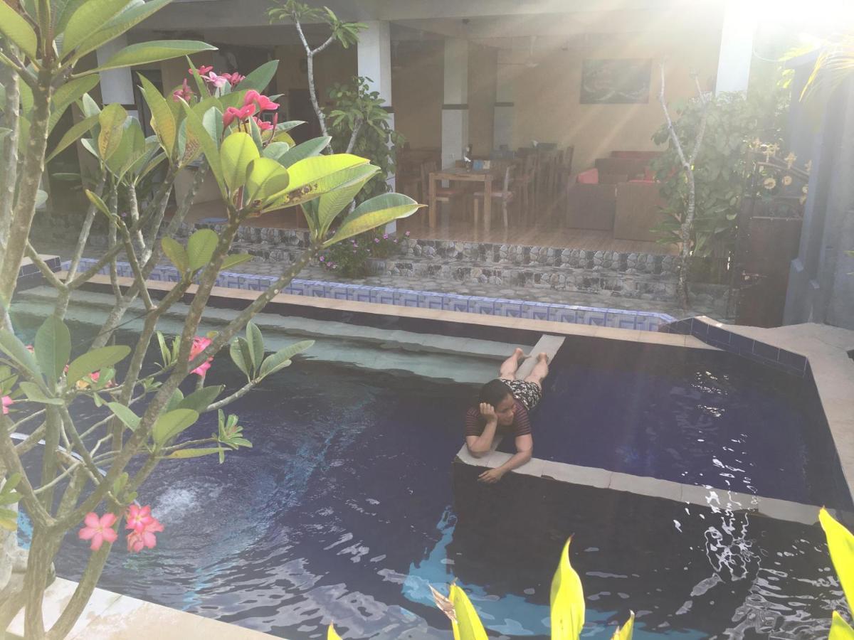 Wahyu Homestay 1 レンボンガン島 エクステリア 写真